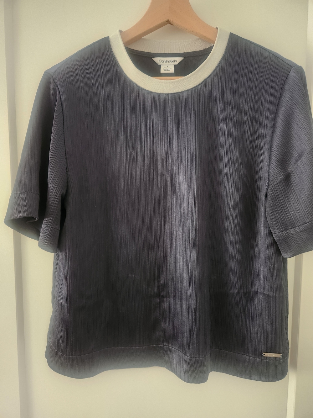 Calvin Klein Women’s Navy Ribbed Short-Sleeve Shirt with Contrast Neck